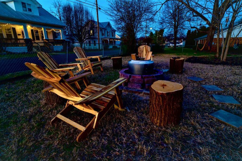 Dog And Family Friendly 4Br W Wifi And Fenced Yard By Zen Living Short Term Rental Luray Eksteriør billede