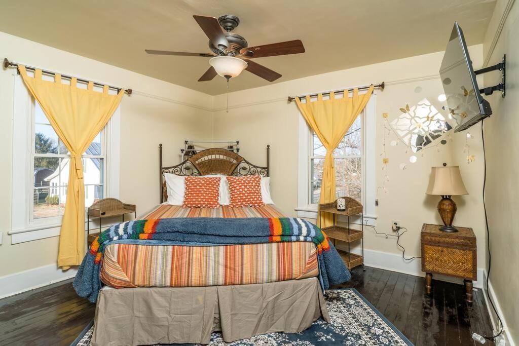 Dog And Family Friendly 4Br W Wifi And Fenced Yard By Zen Living Short Term Rental Luray Eksteriør billede